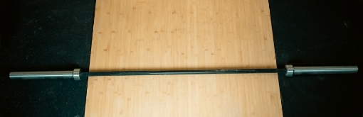Imagem de Barra Olímpica Preta 220 cm com Extremidades Prateadas
