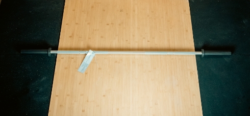 Imagem de Barra de Treino Olímpica com Extremidades Pretas 183 cm